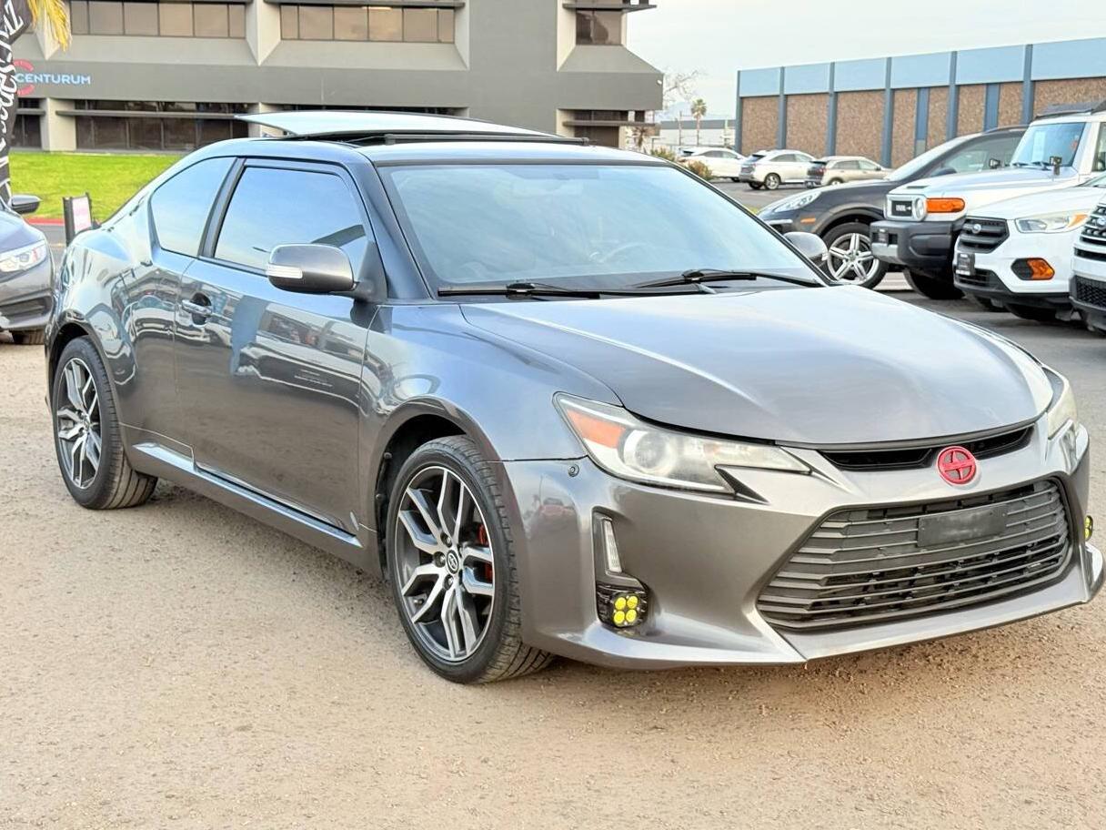 TOYOTA SCION TC 2016 JTKJF5C79GJ014050 image